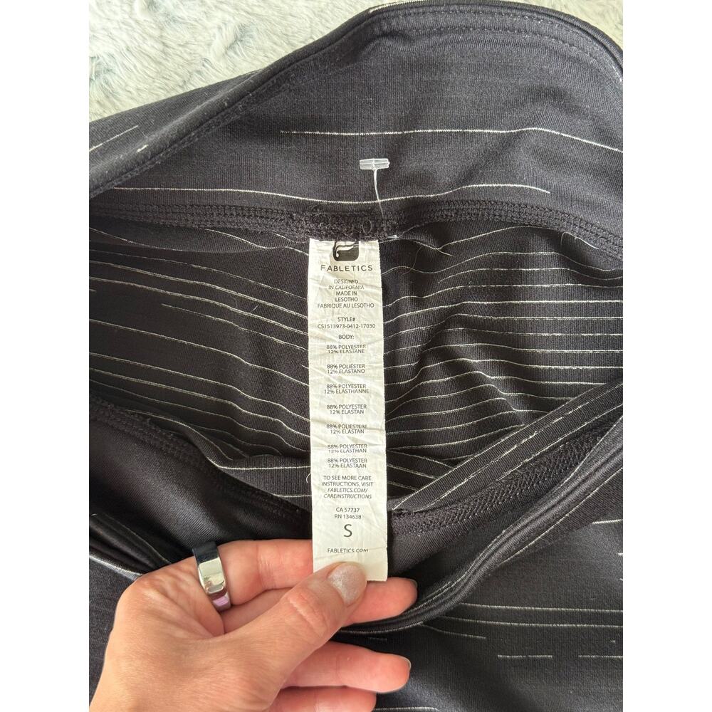 Fabletics Women's S Capri Leggings Black Silver Stripe Print Athletic Cropped - Picture 2 of 5